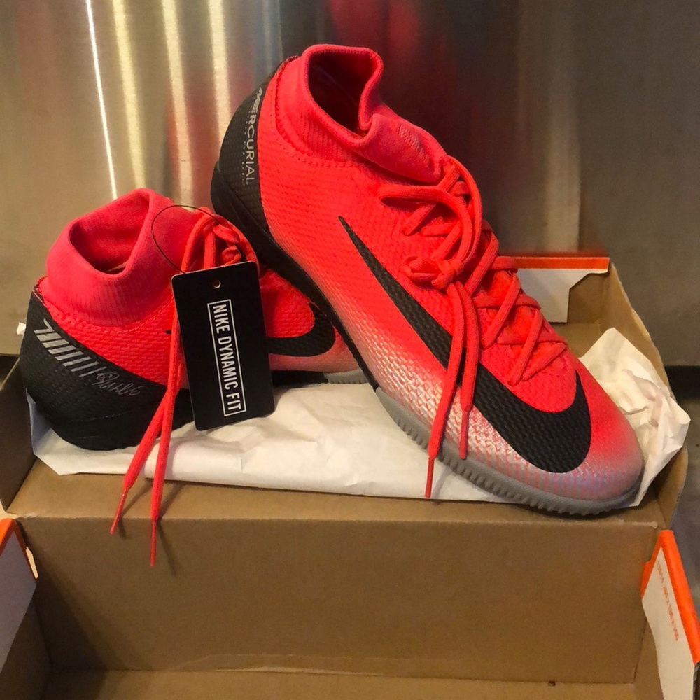 Indoor Soccer Shoes NWT Men’s Size 6.5